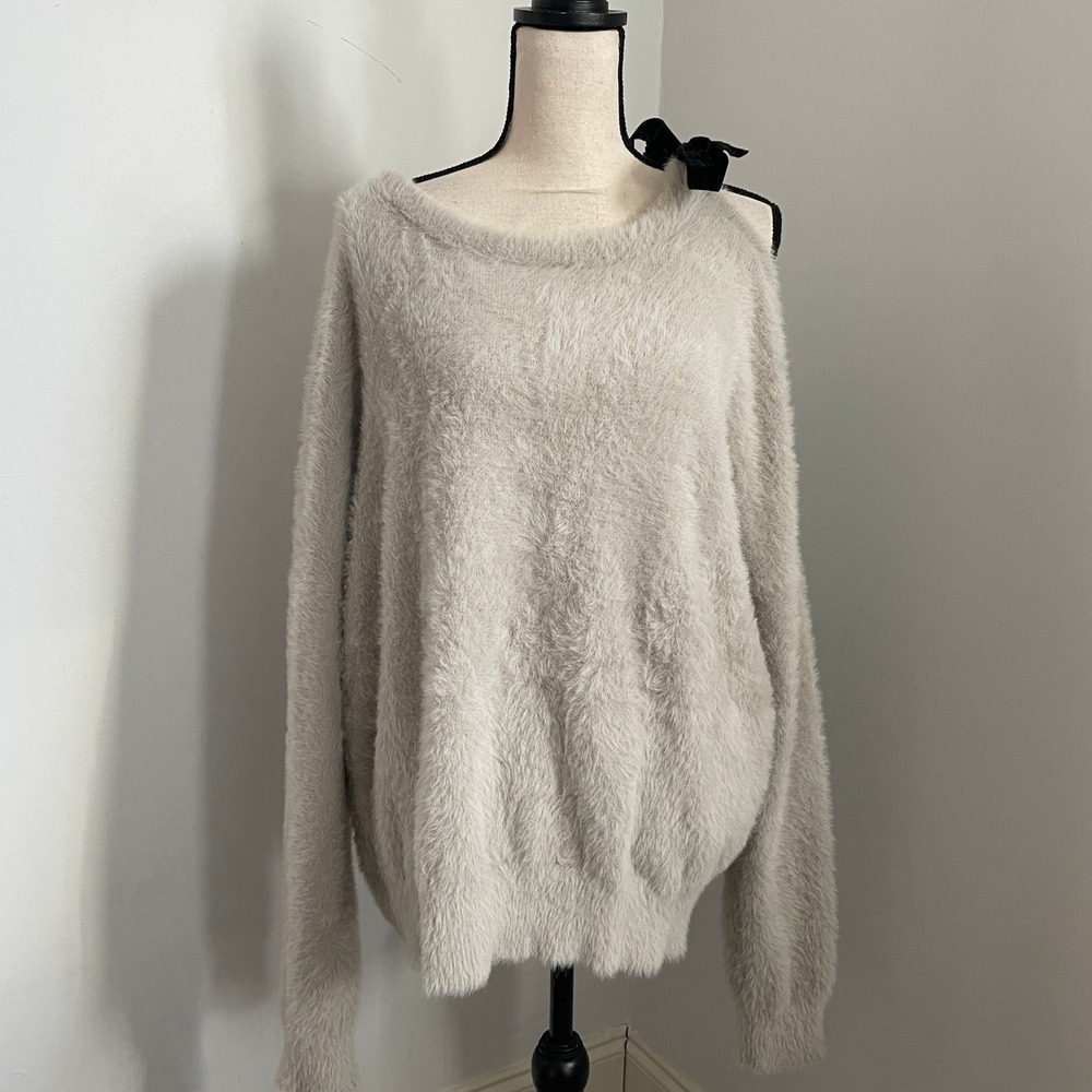 KERISMA Fuzzy Oversized Sweater size M/L Light Gray Pullover‎ Soft Girl Casual